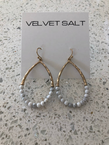 TEAR DROP EARRINGS- WHITE