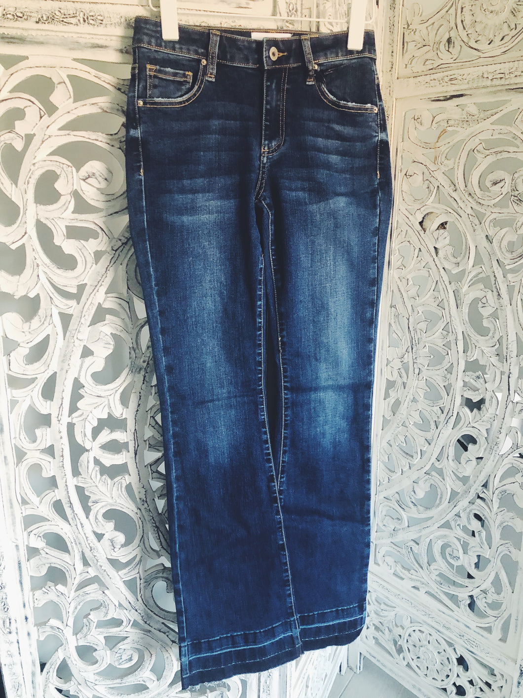 MICRO FLARE FRAYED JEAN