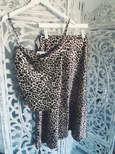 Load image into Gallery viewer, LEOPARD SLIP MIDI SKIRT