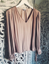 Load image into Gallery viewer, BLUSH BALLOON SLEEVE BLOUSE